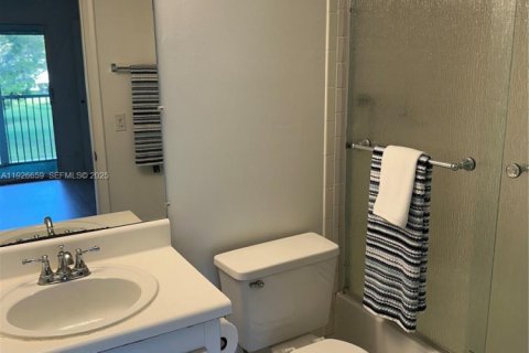 Снять в аренду кондоминиум в Пемброк-Пайнс, Флорида 1 спальня, 75.34м2, № 1986619 - фото 24