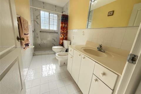 Villa ou maison à vendre à Miami, Floride: 3 chambres, 142.98 m2 № 1852172 - photo 12