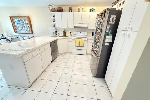 Villa ou maison à vendre à Miami, Floride: 3 chambres, 142.98 m2 № 1852172 - photo 8