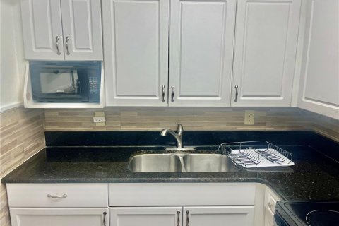 Condo in Orlando, Florida, 2 bedrooms  № 1515889 - photo 28