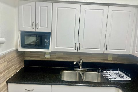 Condo in Orlando, Florida, 2 bedrooms  № 1515889 - photo 29