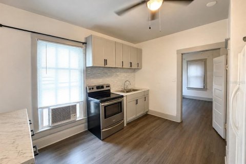 Commercial property in Winter Haven, Florida 4 bedrooms, 115.2 sq.m. № 2369330 - photo 17