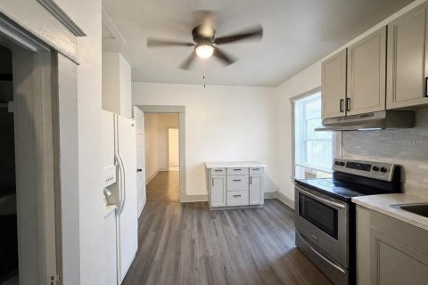 Commercial property in Winter Haven, Florida 4 bedrooms, 115.2 sq.m. № 2369330 - photo 19