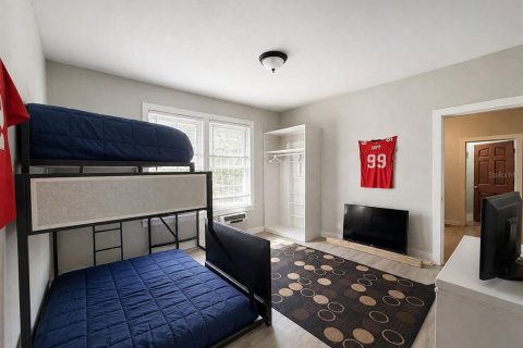 Commercial property in Winter Haven, Florida 4 bedrooms, 115.2 sq.m. № 2369330 - photo 9
