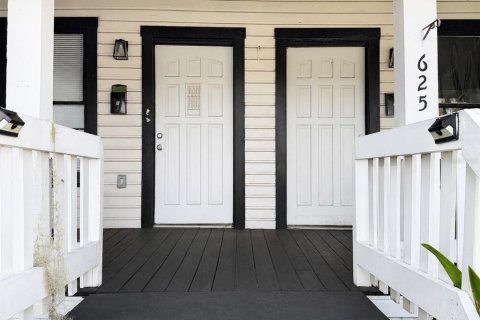Commercial property in Winter Haven, Florida 4 bedrooms, 115.2 sq.m. № 2369330 - photo 3