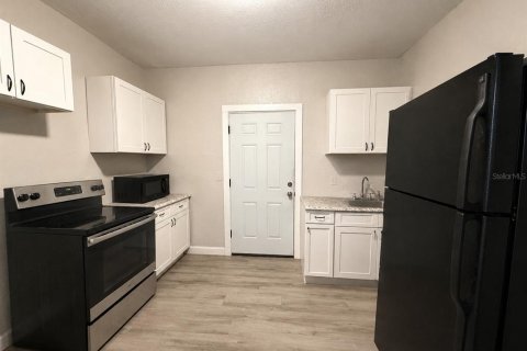 Commercial property in Winter Haven, Florida 4 bedrooms, 115.2 sq.m. № 2369330 - photo 7