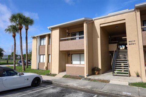 Condo in Orlando, Florida, 2 bedrooms  № 1787347 - photo 2