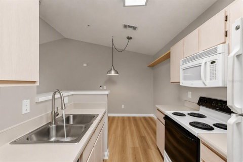 Condo in Orlando, Florida, 1 bedroom  № 2237974 - photo 18
