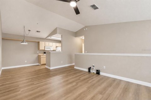 Condo in Orlando, Florida, 1 bedroom  № 2237974 - photo 14