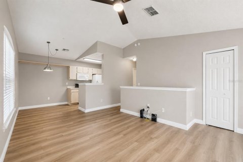 Condo in Orlando, Florida, 1 bedroom  № 2237974 - photo 8