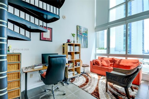 Condominio en alquiler en Miami, Florida, 1 dormitorio, 83.8 m2 № 2252953 - foto 5