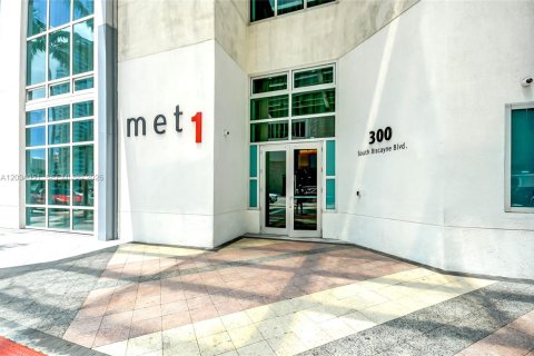 Condominio en alquiler en Miami, Florida, 1 dormitorio, 83.8 m2 № 2252953 - foto 9