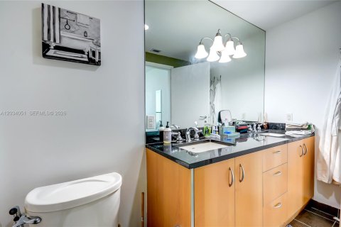 Condominio en alquiler en Miami, Florida, 1 dormitorio, 83.8 m2 № 2252953 - foto 7