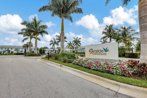 Снять в аренду таунхаус в Стьюарт, Флорида 3 спальни, 137.03м2, № 1179695 - фото 1