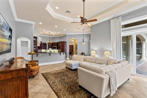 House in Sanford, Florida 4 bedrooms, 391.95 sq.m. № 2121749 - photo 11