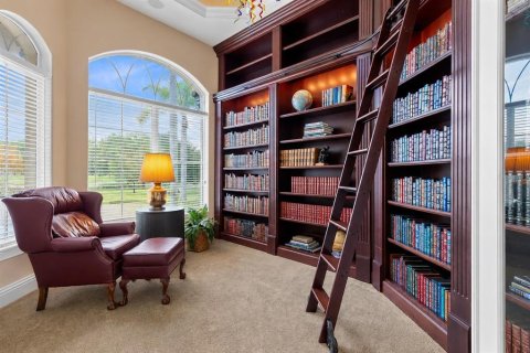 House in Sanford, Florida 4 bedrooms, 391.95 sq.m. № 2121749 - photo 6
