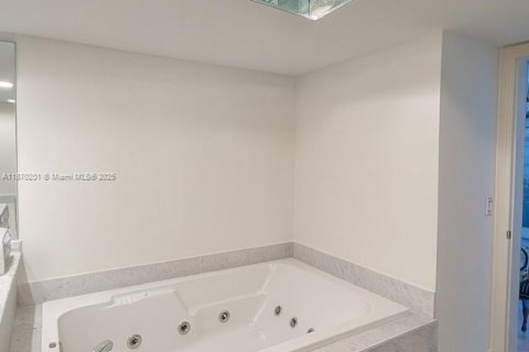 Снять в аренду кондоминиум в Санни-Айлс-Бич, Флорида 3 спальни, 225.75м2, № 1979518 - фото 11