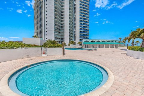 Снять в аренду кондоминиум в Санни-Айлс-Бич, Флорида 3 спальни, 225.75м2, № 1979518 - фото 22