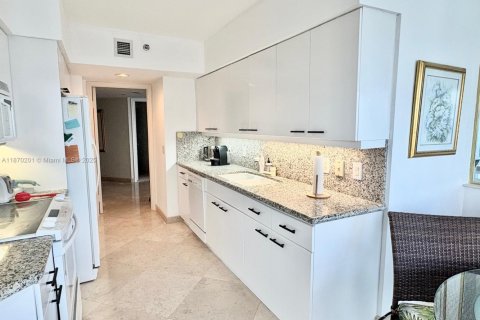 Снять в аренду кондоминиум в Санни-Айлс-Бич, Флорида 3 спальни, 225.75м2, № 1979518 - фото 8