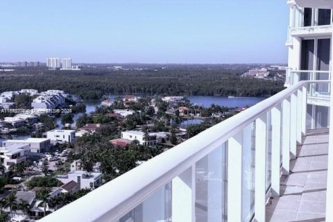 Снять в аренду кондоминиум в Санни-Айлс-Бич, Флорида 3 спальни, 225.75м2, № 1979518 - фото 19
