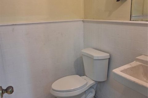 Propiedad comercial en alquiler en Edgewater, Florida, 139.35 m2 № 1914871 - foto 5