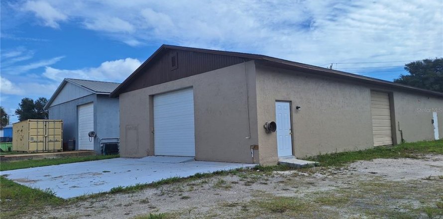 Propiedad comercial en Edgewater, Florida 139.35 m2 № 1914871