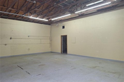 Propiedad comercial en alquiler en Edgewater, Florida, 139.35 m2 № 1914871 - foto 4