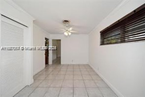 Casa en alquiler en Parkland, Florida, 4 dormitorios, 323.49 m2 № 1932335 - foto 16