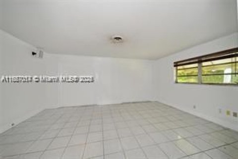 Casa en alquiler en Parkland, Florida, 4 dormitorios, 323.49 m2 № 1932335 - foto 15