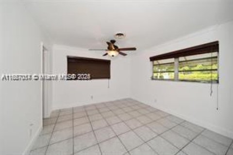 Casa en alquiler en Parkland, Florida, 4 dormitorios, 323.49 m2 № 1932335 - foto 14