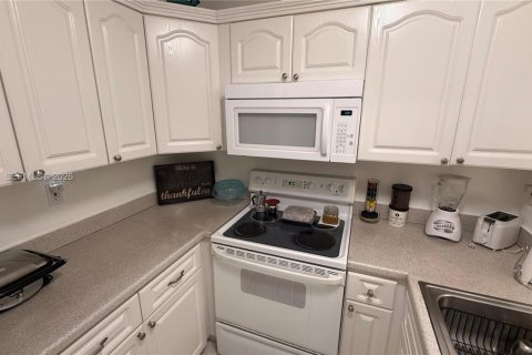 Condominio en alquiler en Miami, Florida, 2 dormitorios, 88.63 m2 № 2032372 - foto 5