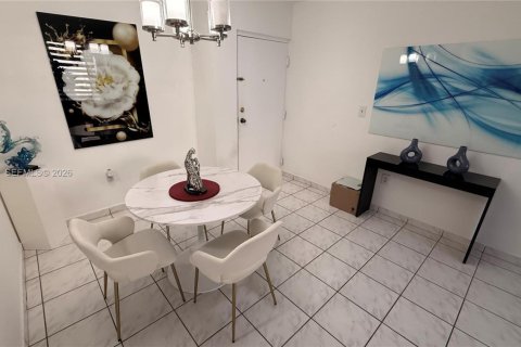 Condominio en alquiler en Miami, Florida, 2 dormitorios, 88.63 m2 № 2032372 - foto 6
