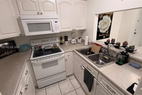 Condominio en alquiler en Miami, Florida, 2 dormitorios, 88.63 m2 № 2032372 - foto 7