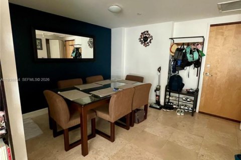 Condo in Miami, Florida, 1 bedroom  № 1999091 - photo 10