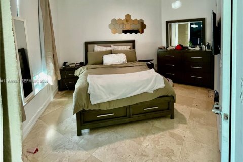 Condo in Miami, Florida, 1 bedroom  № 1999091 - photo 11