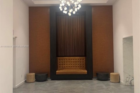 Condo in Miami, Florida, 1 bedroom  № 1999091 - photo 4