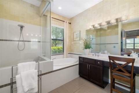 House in Bradenton, Florida 4 bedrooms, 348.01 sq.m. № 1783239 - photo 29