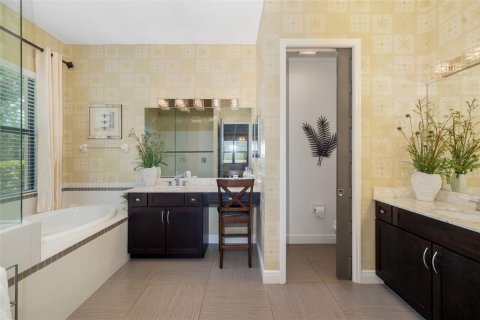 House in Bradenton, Florida 4 bedrooms, 348.01 sq.m. № 1783239 - photo 28