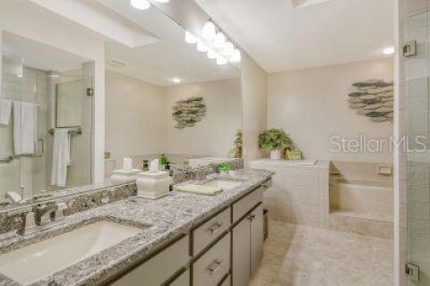 Condo in Sarasota, Florida, 3 bedrooms  № 1635126 - photo 20