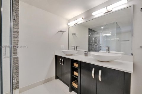 Copropriété à vendre à Hollywood, Floride: 2 chambres, 173.54 m2 № 2068100 - photo 28