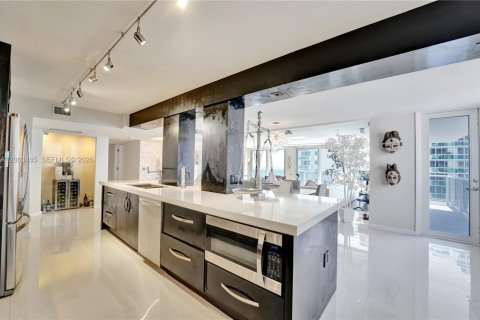 Copropriété à vendre à Hollywood, Floride: 2 chambres, 173.54 m2 № 2068100 - photo 15