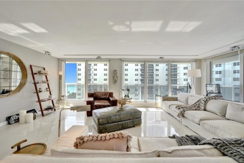 Condo à Hollywood, Floride, 2 chambres  № 2068100