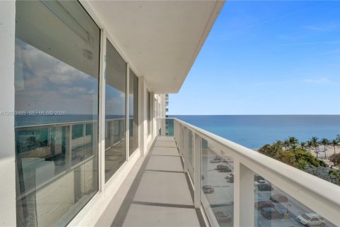 Copropriété à vendre à Hollywood, Floride: 2 chambres, 173.54 m2 № 2068100 - photo 2