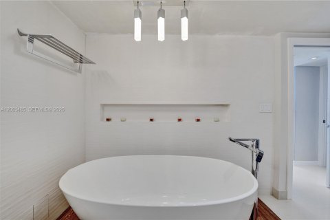 Copropriété à vendre à Hollywood, Floride: 2 chambres, 173.54 m2 № 2068100 - photo 26