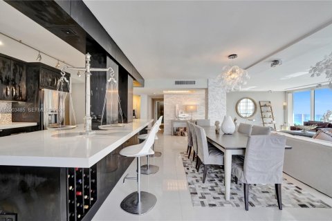 Copropriété à vendre à Hollywood, Floride: 2 chambres, 173.54 m2 № 2068100 - photo 13