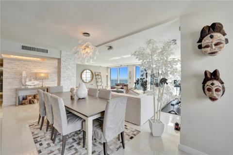 Copropriété à vendre à Hollywood, Floride: 2 chambres, 173.54 m2 № 2068100 - photo 10