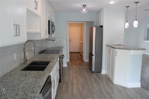 Villa ou maison à louer à Bradenton, Floride: 3 chambres, 215.44 m2 № 1837184 - photo 4