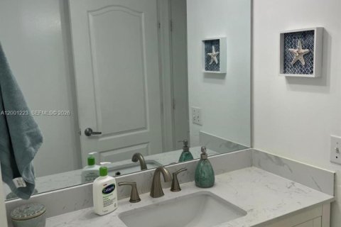 Condo in Miami, Florida, 1 bedroom  № 2065184 - photo 20