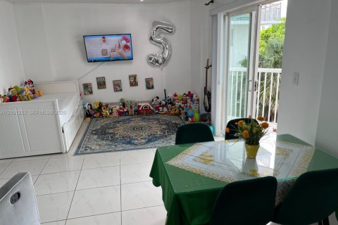 Condo in Miami, Florida, 1 bedroom  № 2065184 - photo 22