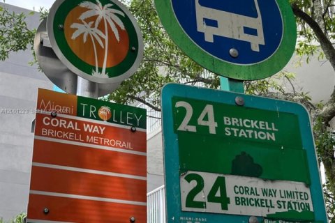 Condo in Miami, Florida, 1 bedroom  № 2065184 - photo 10